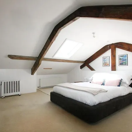 公寓 Spacious & Charming Maisonette In Clifton Village 布里斯托
