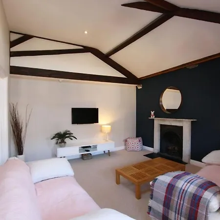 Spacious & Charming Maisonette In Clifton Village
