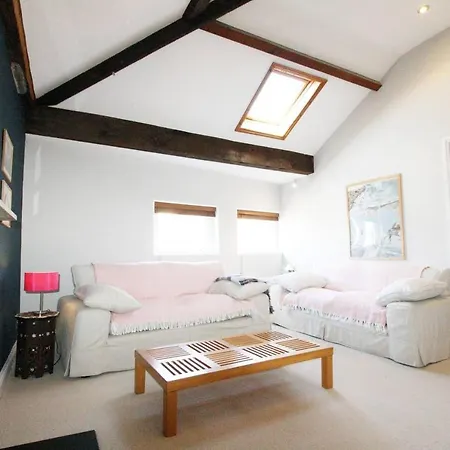 Spacious & Charming Maisonette In Clifton Village 公寓 *