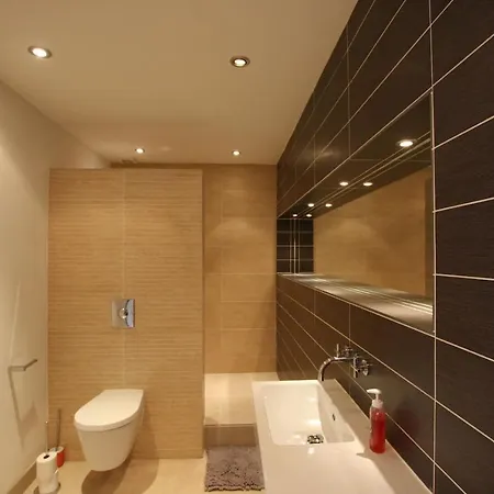 Spacious & Charming Maisonette In Clifton Village Daire Bristol
